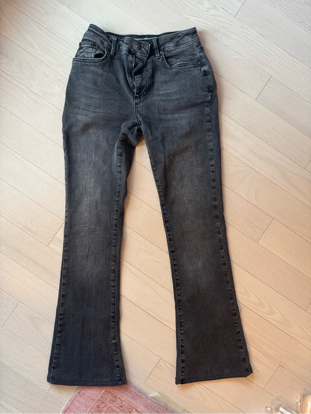 Women's Black Soft-Flared Jeans Subdued